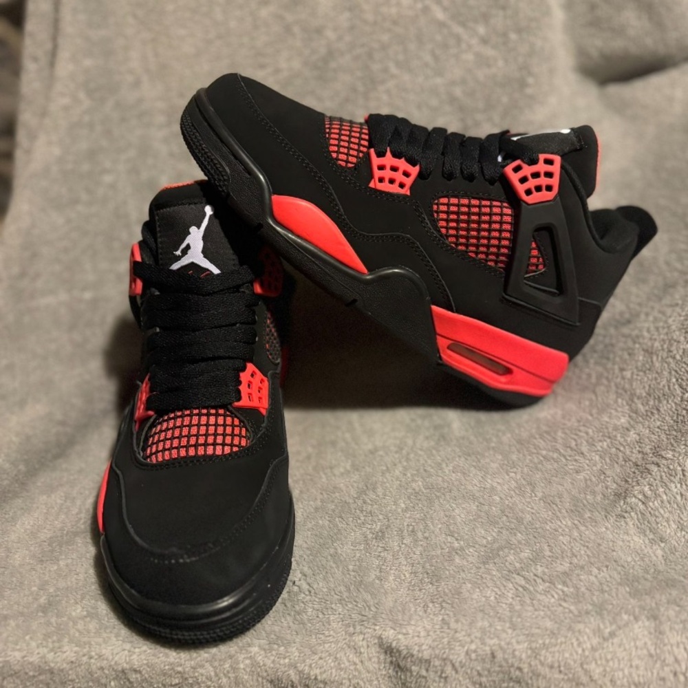 Jordan 4 thunders - Picture 4 of 4